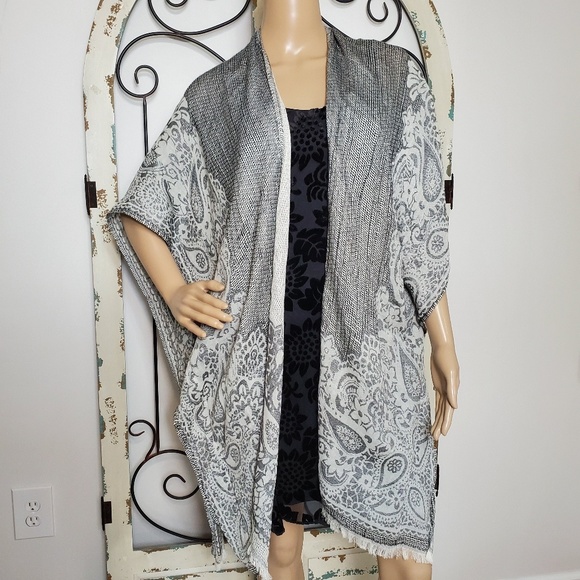 American Eagle Outfitters Sweaters - American Eagle wrap small